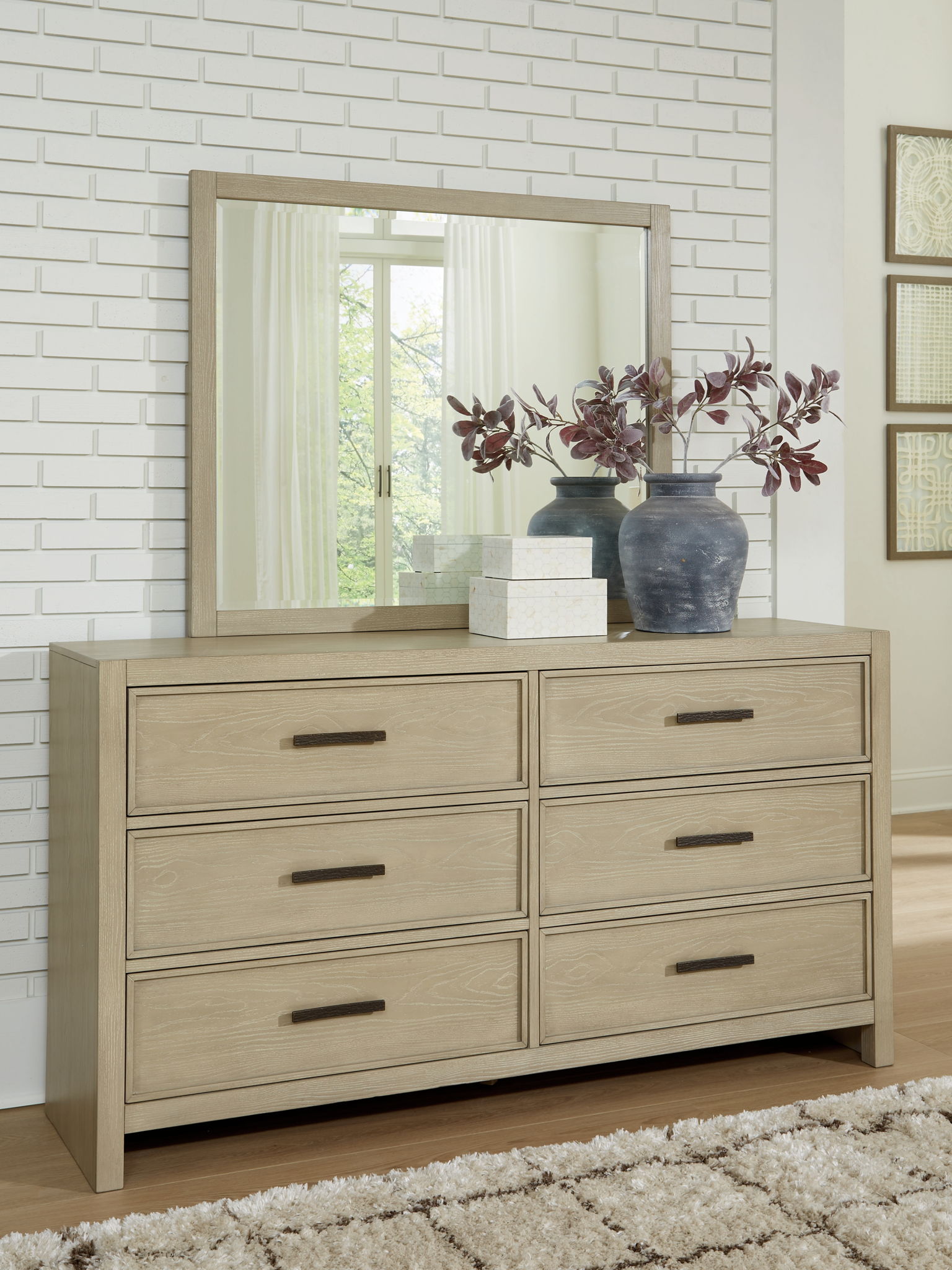 Commode grise avec miroir