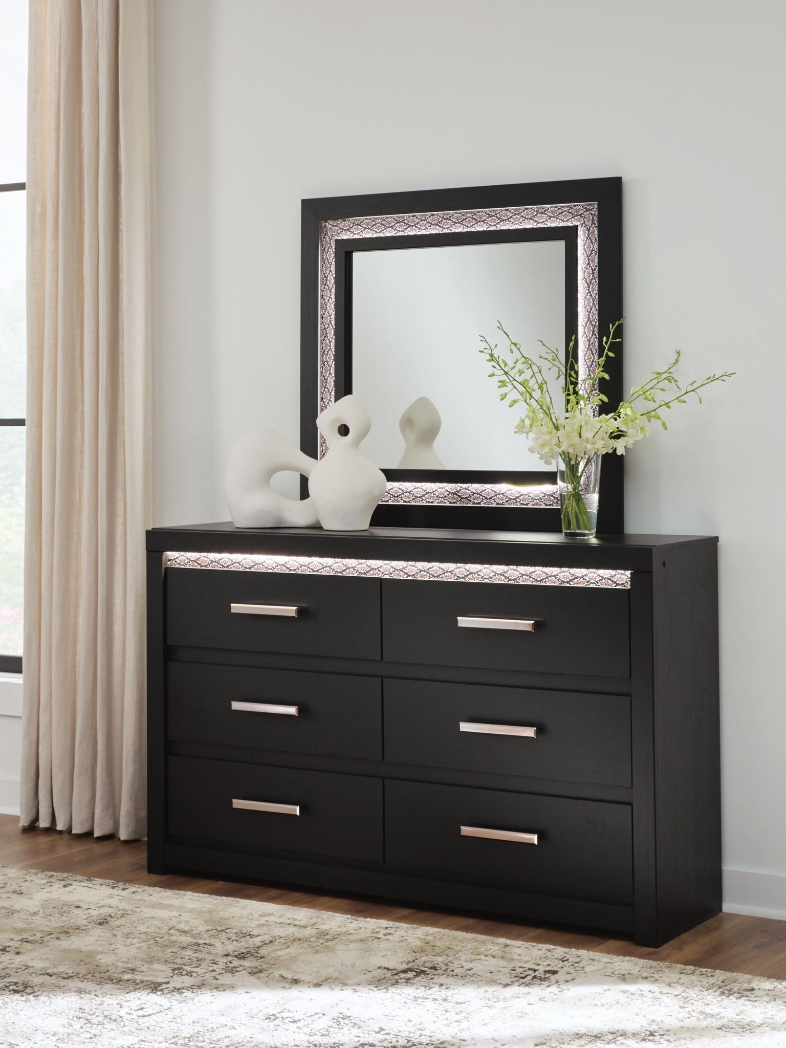 Commode noire à six tiroirs avec miroir et éclairage LED