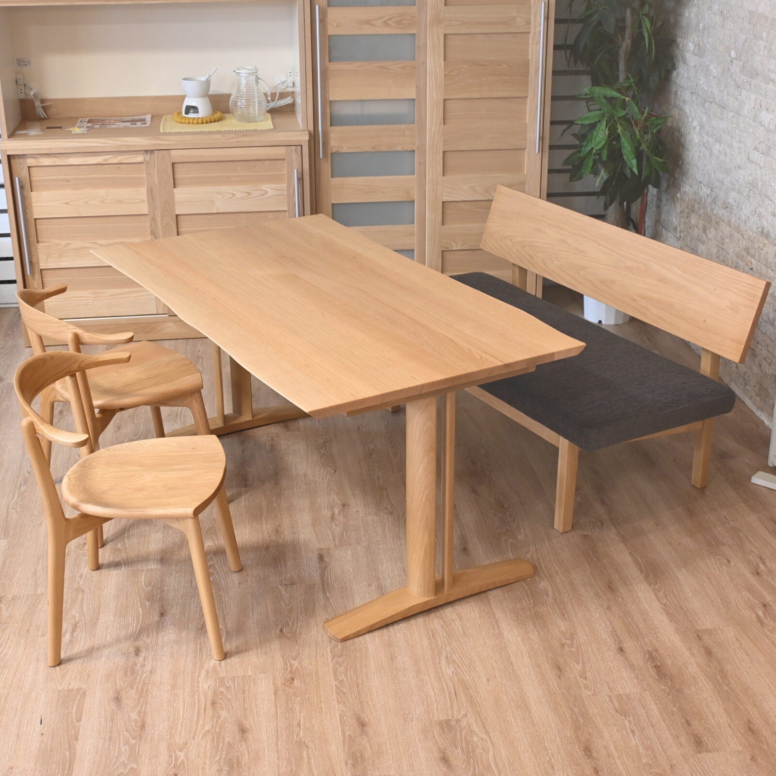Table de salle à manger en chêne rouge