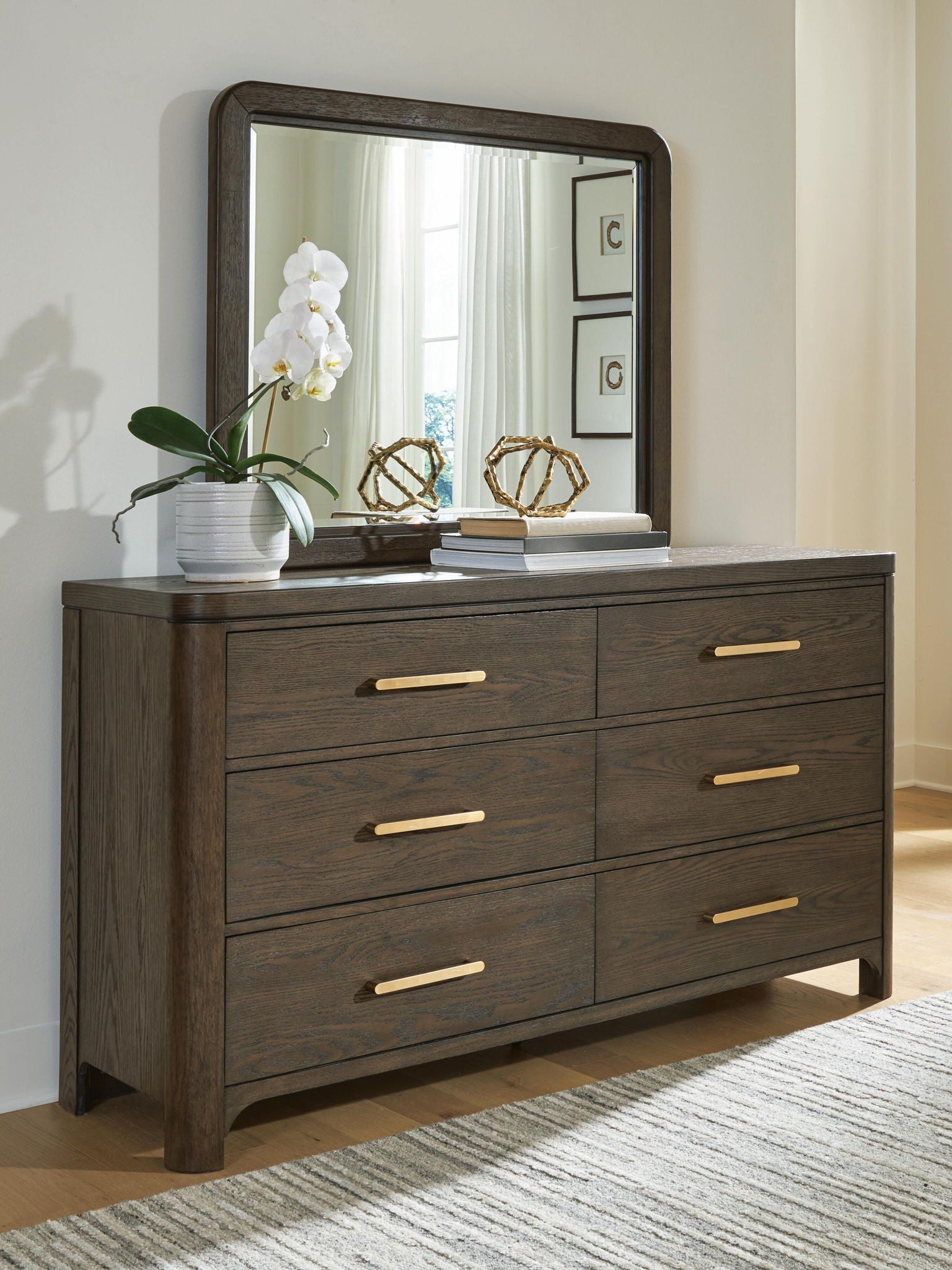 Commode marron foncé avec miroir