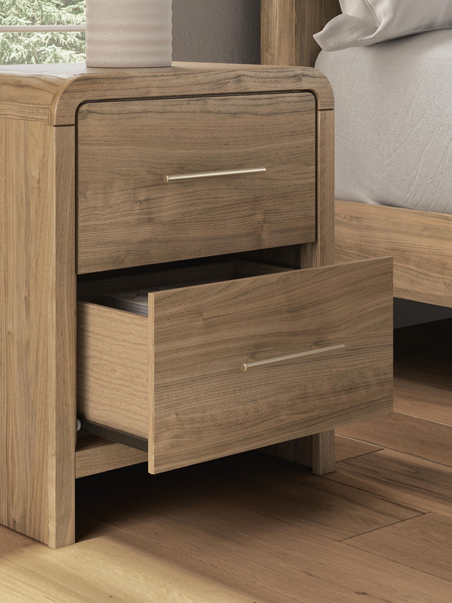 Table de chevet marron à deux tiroirs avec port de chargement USB